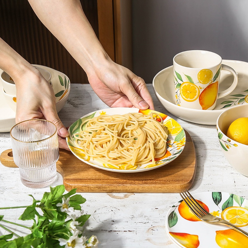 Dinnerware set
