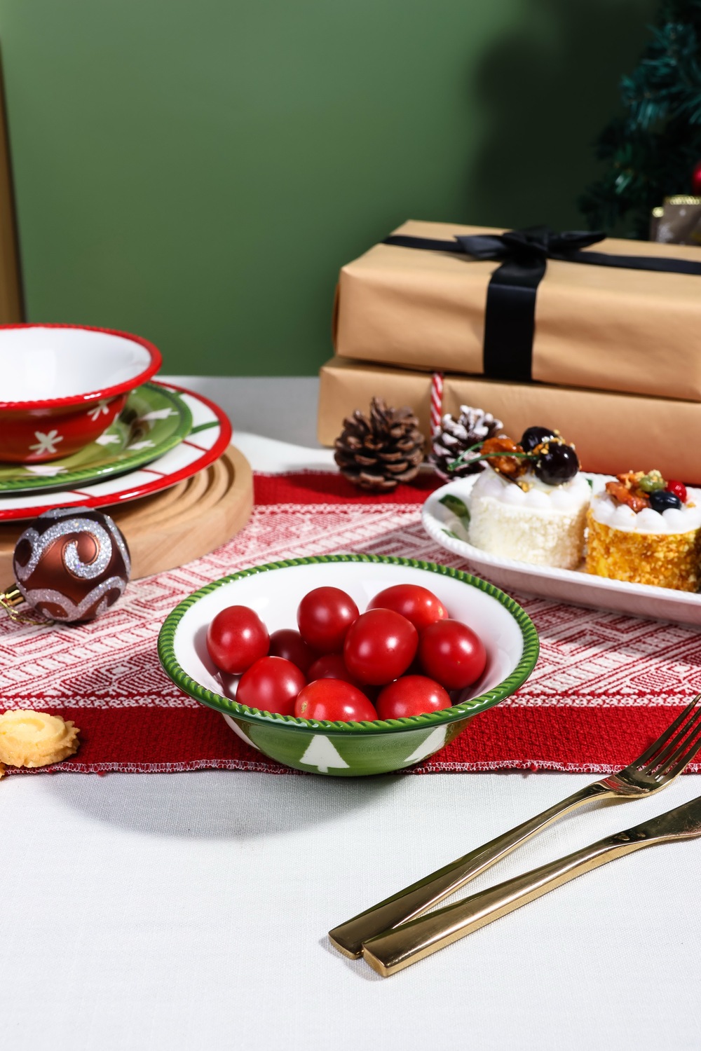 Dinnerware set