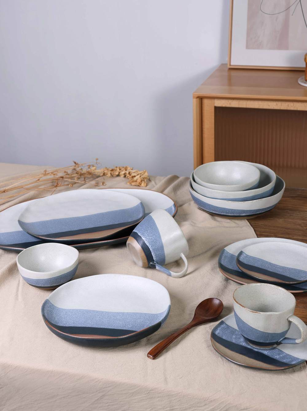 Dinnerware set