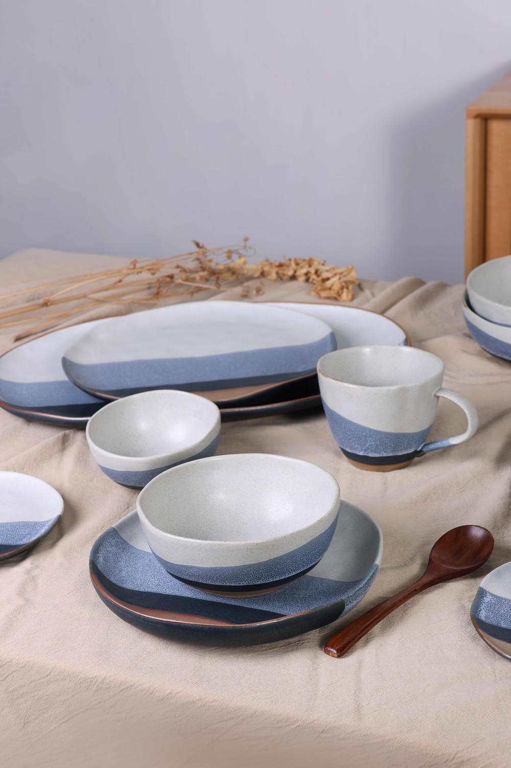 Dinnerware set