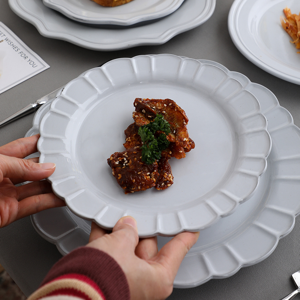 Dinnerware set