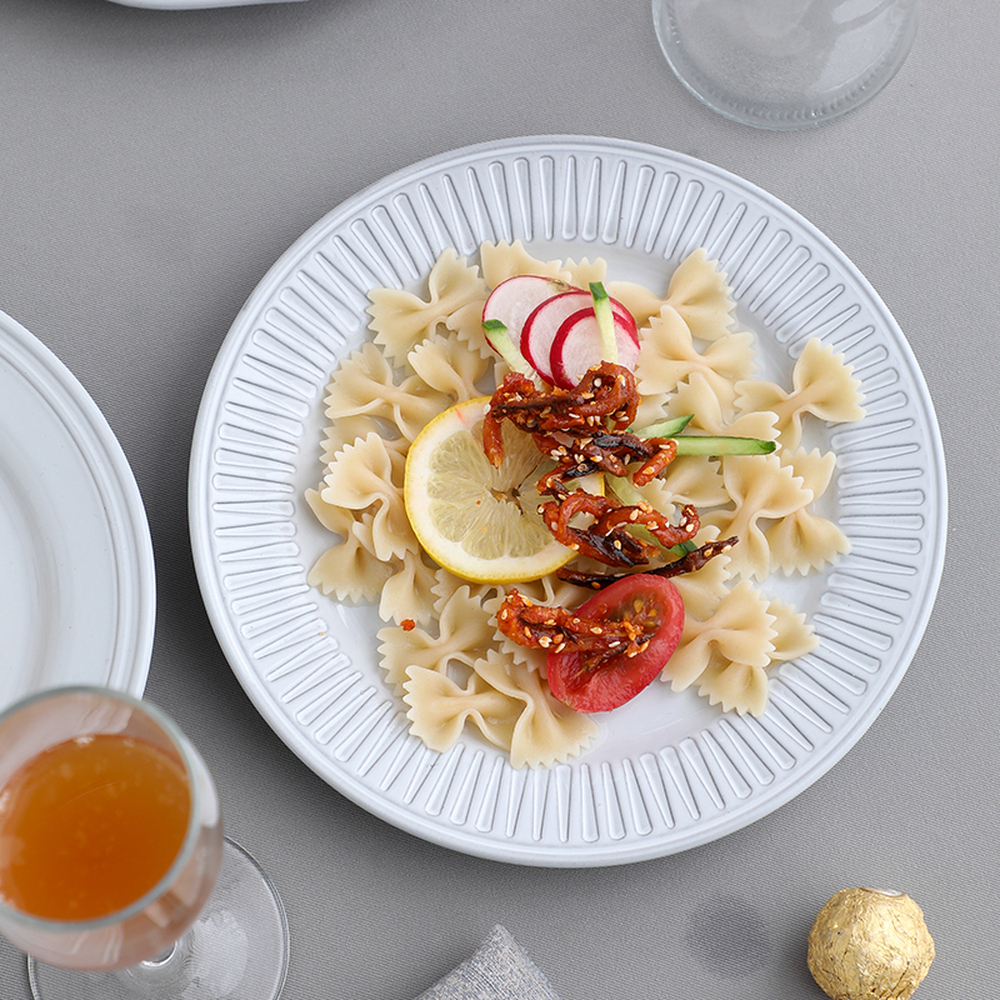 Dinnerware set