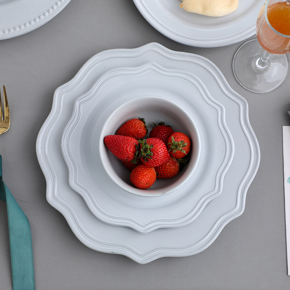 Dinnerware set
