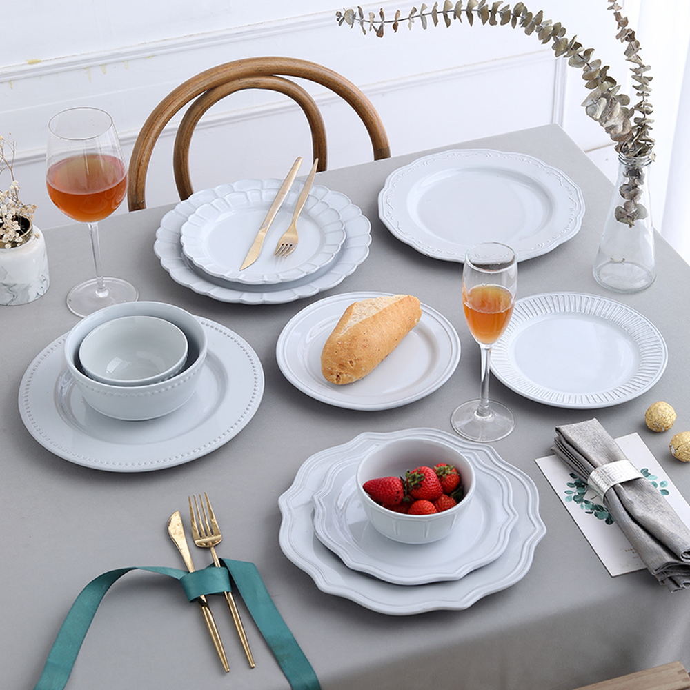 Dinnerware set