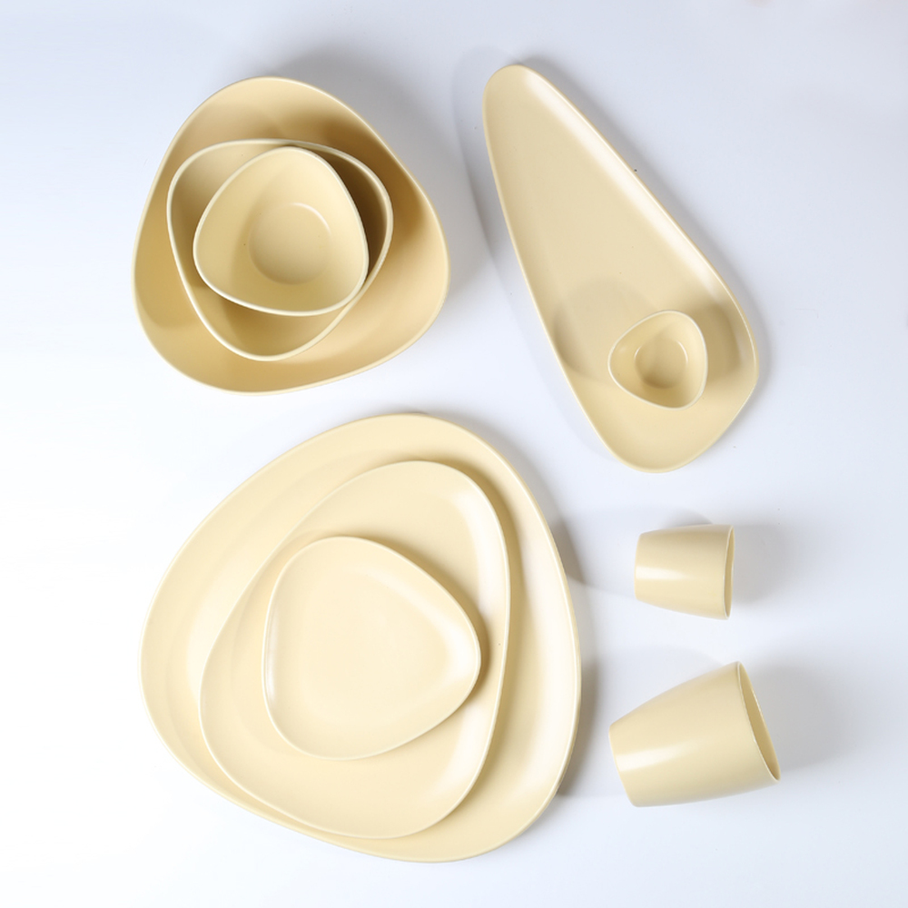 Dinnerware set