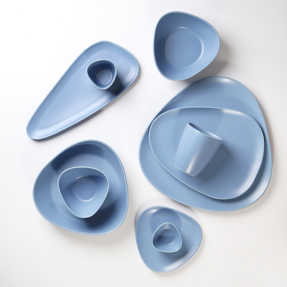 Dinnerware set