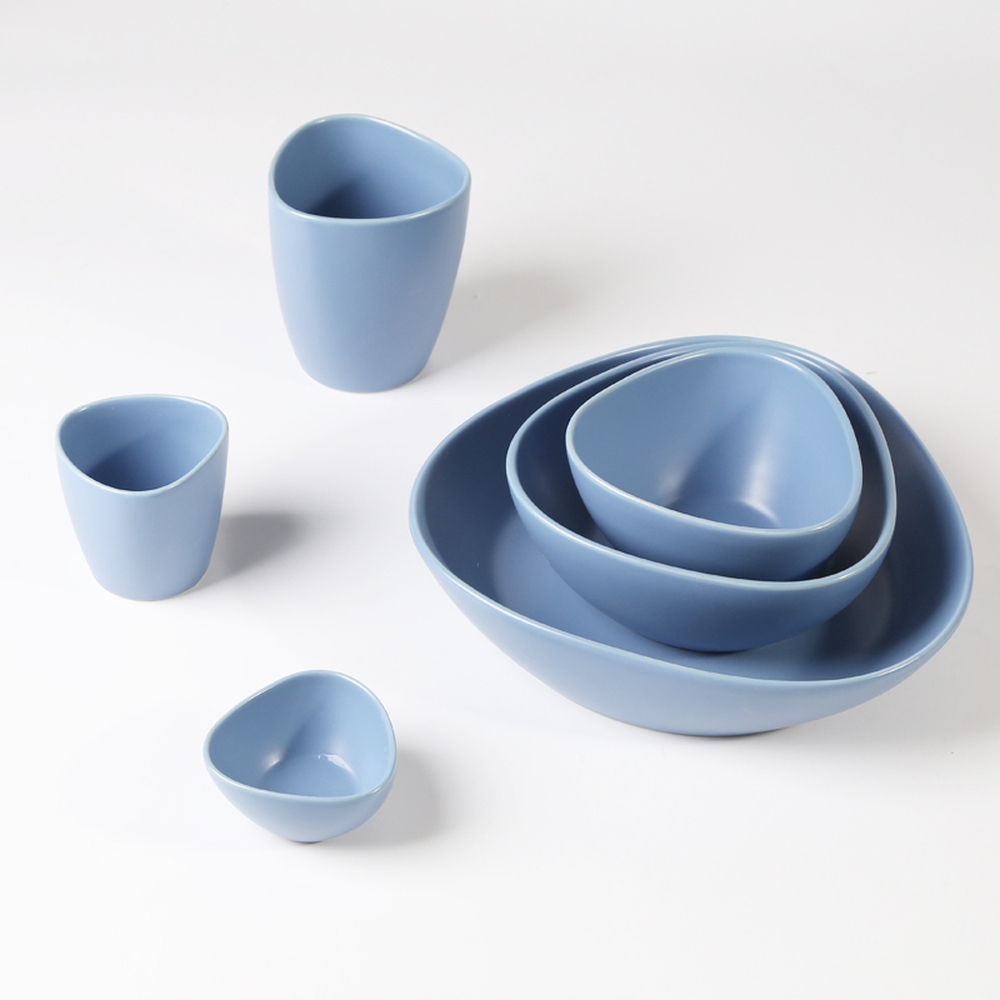 Dinnerware set