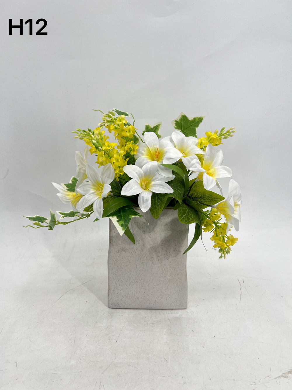 Botanical table decor