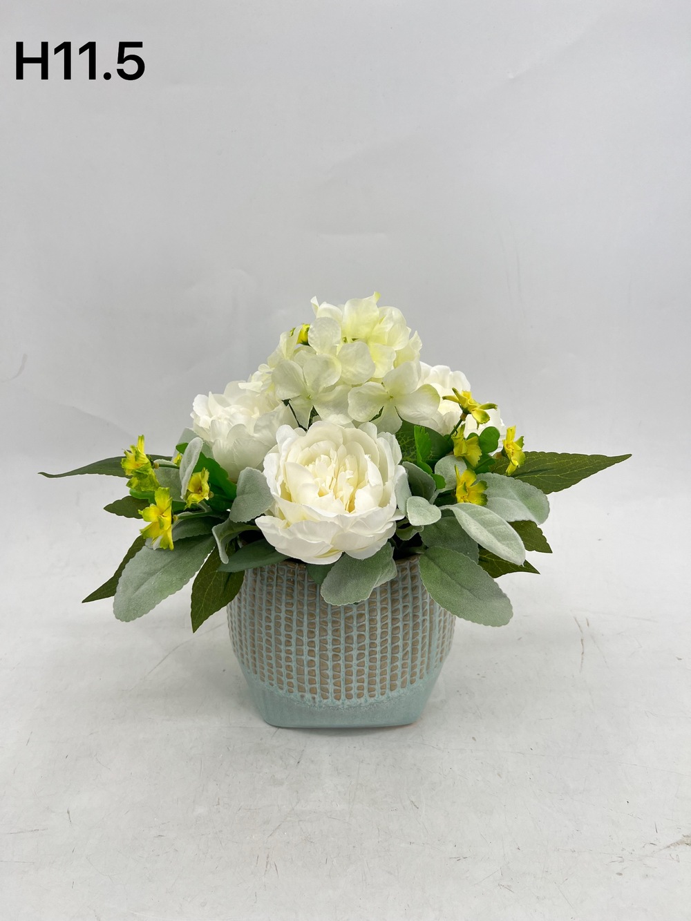 Botanical table decor