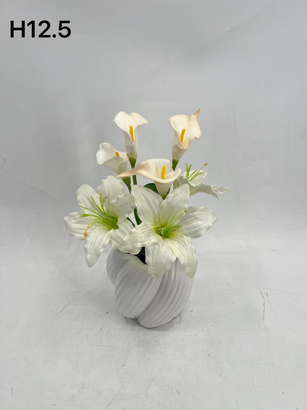 Botanical table decor