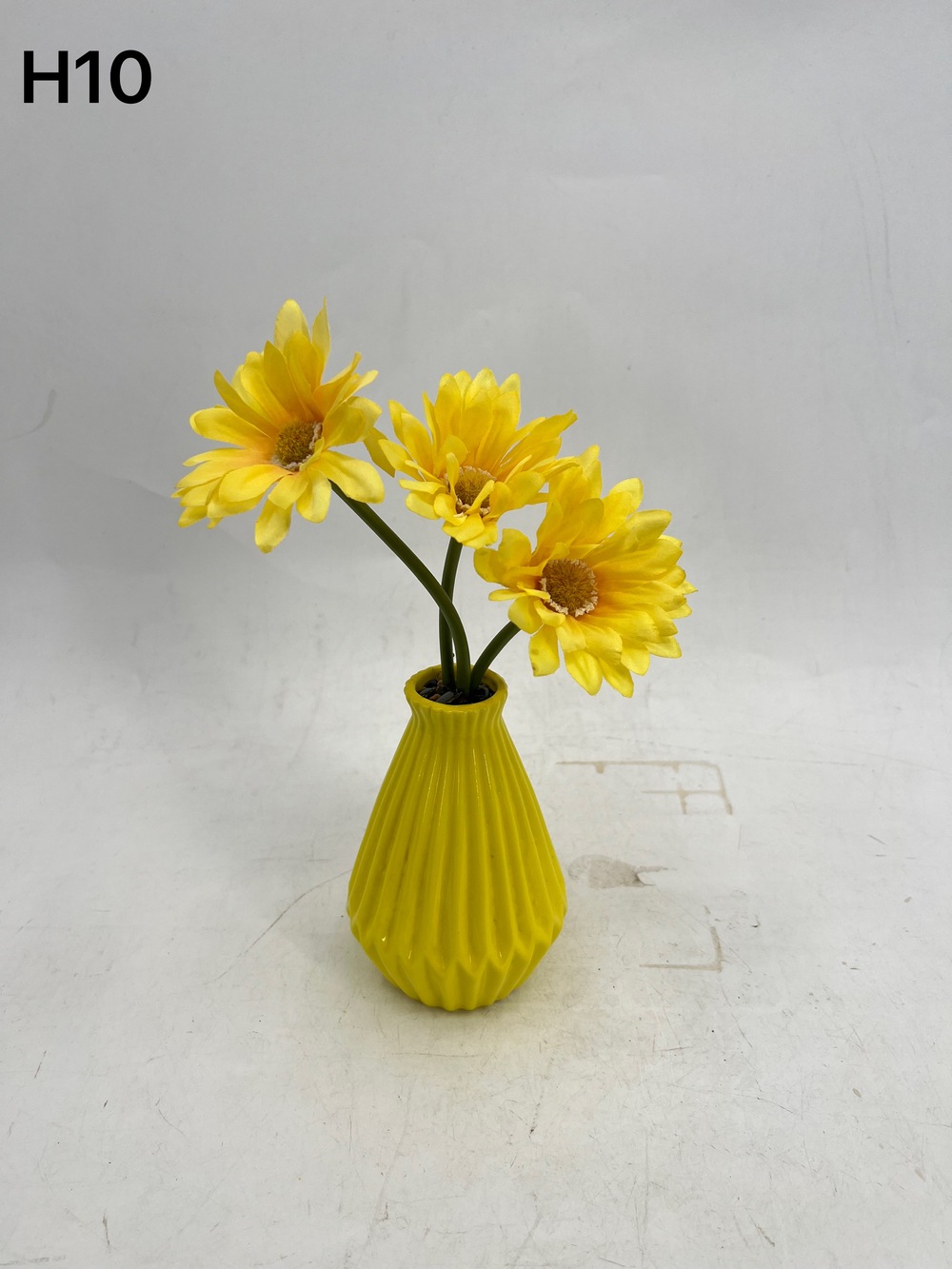 Botanical table decor
