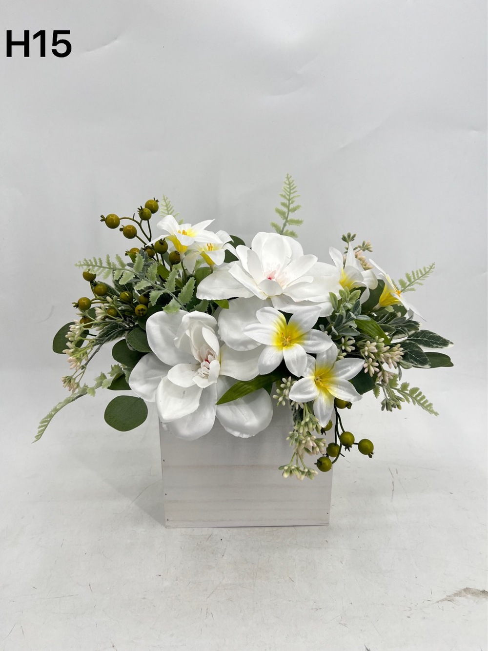 Botanical table decor