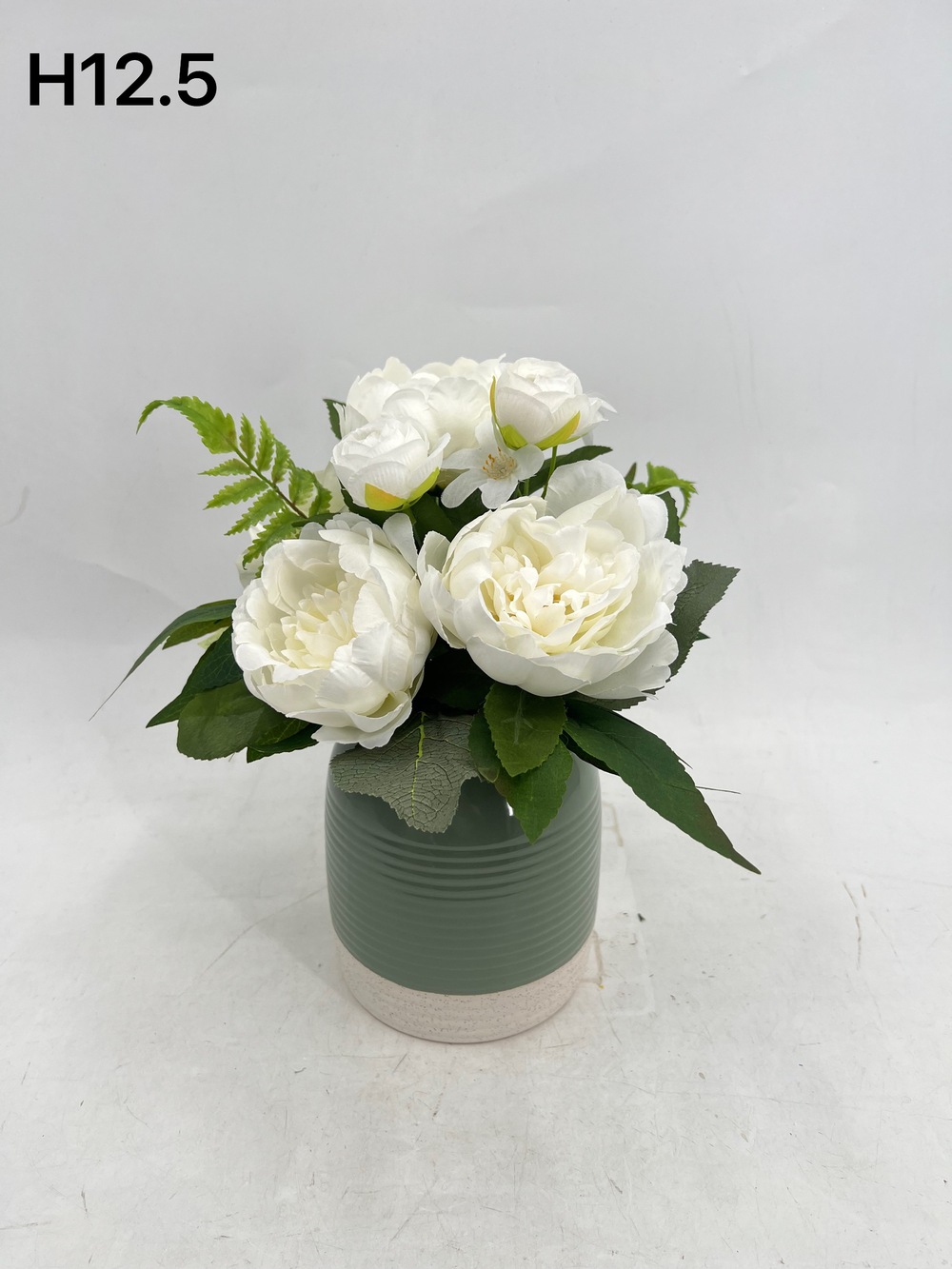Botanical table decor