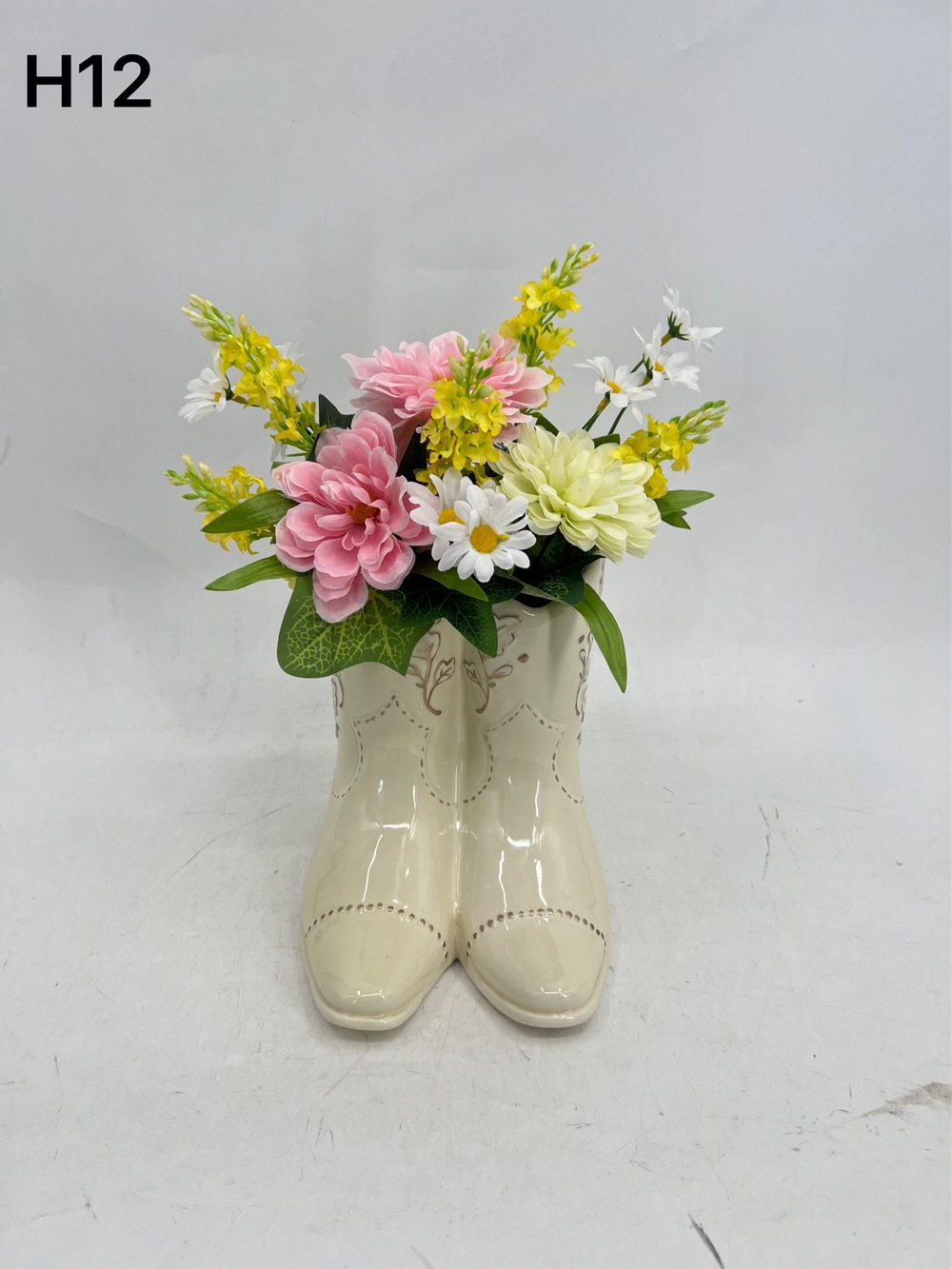 Botanical table decor
