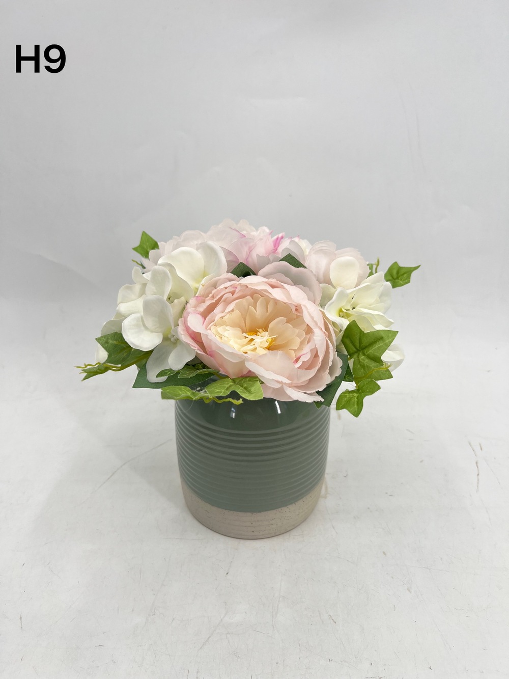 Botanical table decor