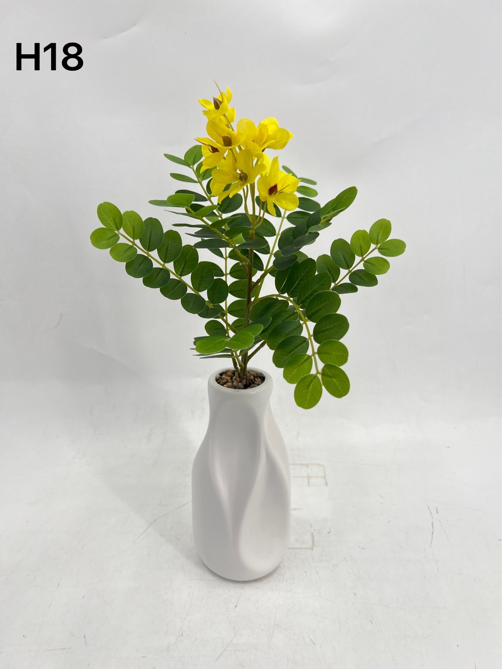 Botanical table decor