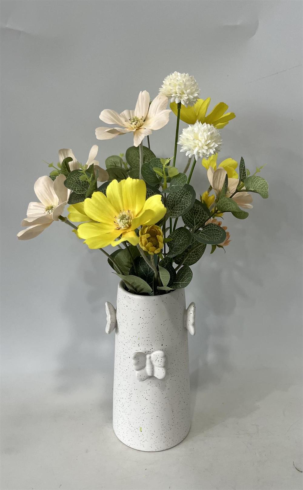 Botanical table decor