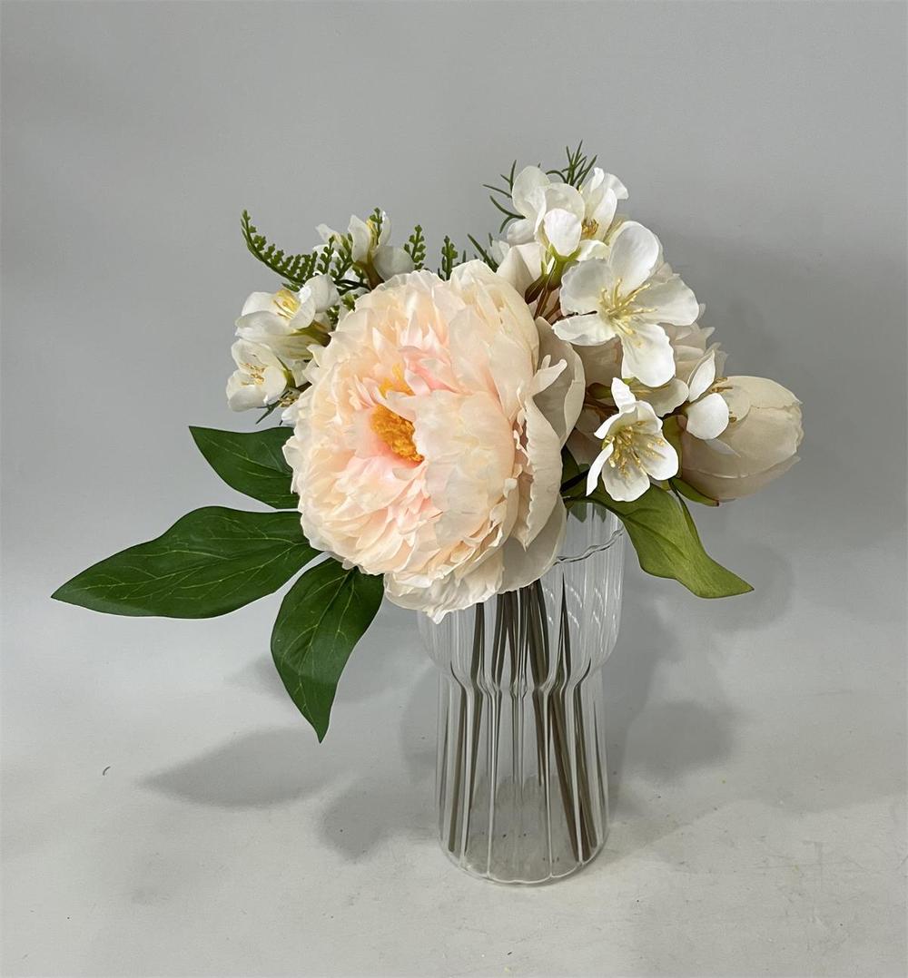 Botanical table decor