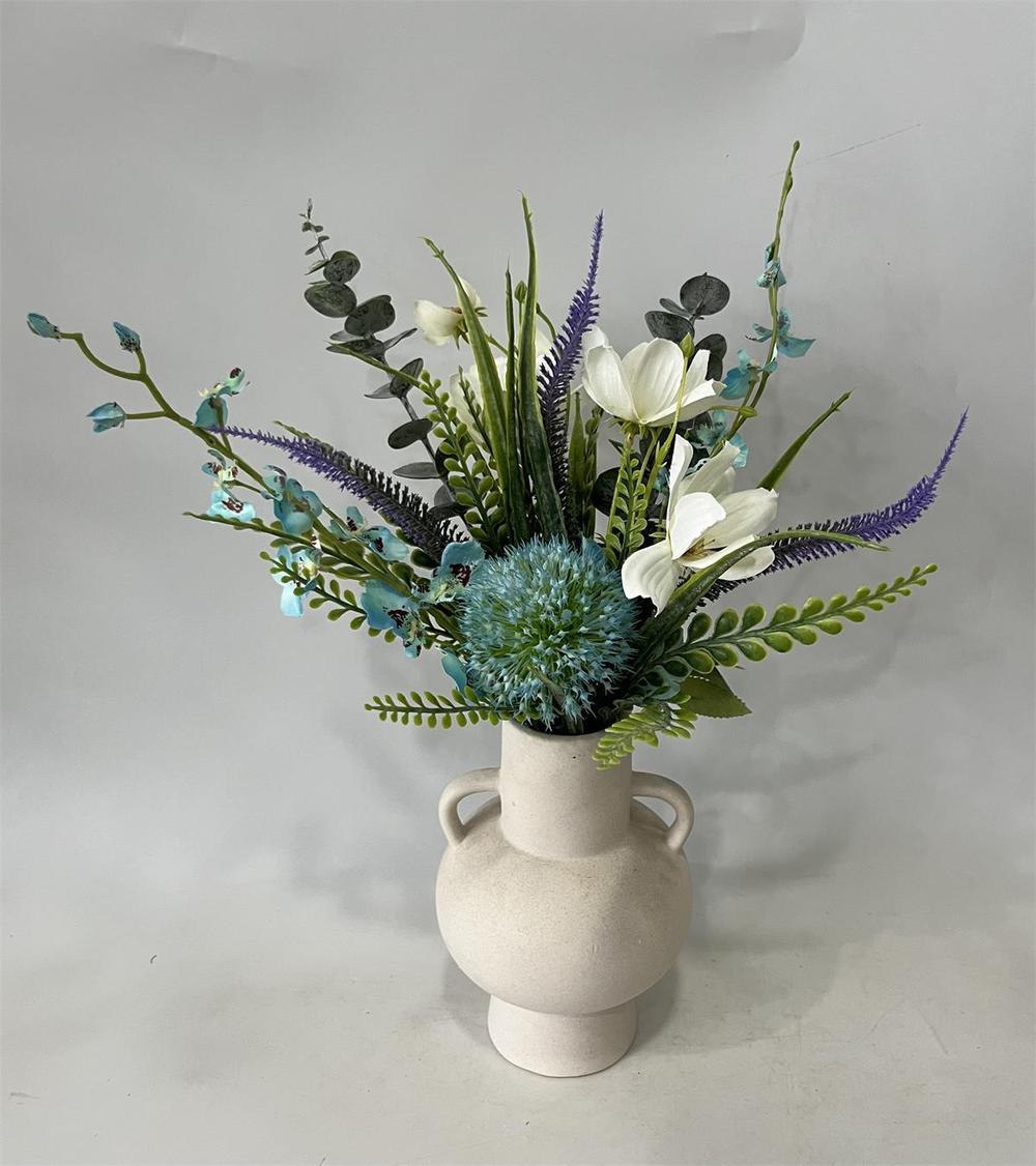 Botanical table decor