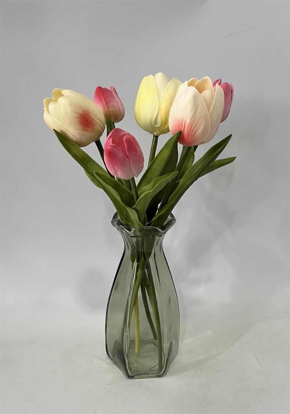 Botanical table decor