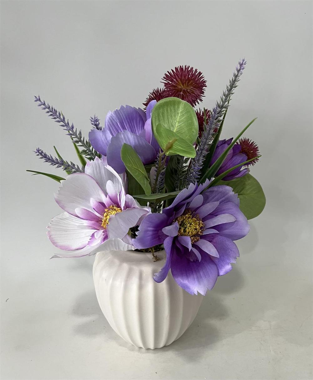 Botanical table decor