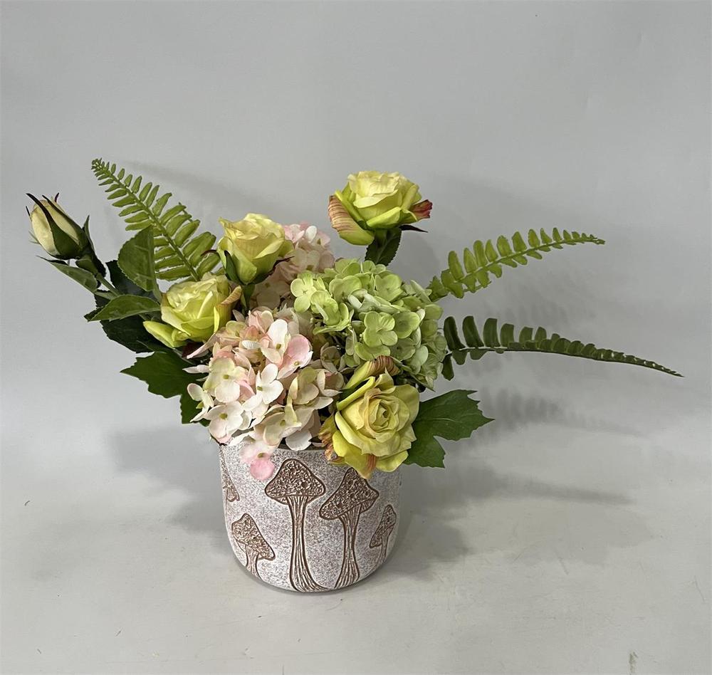 Botanical table decor