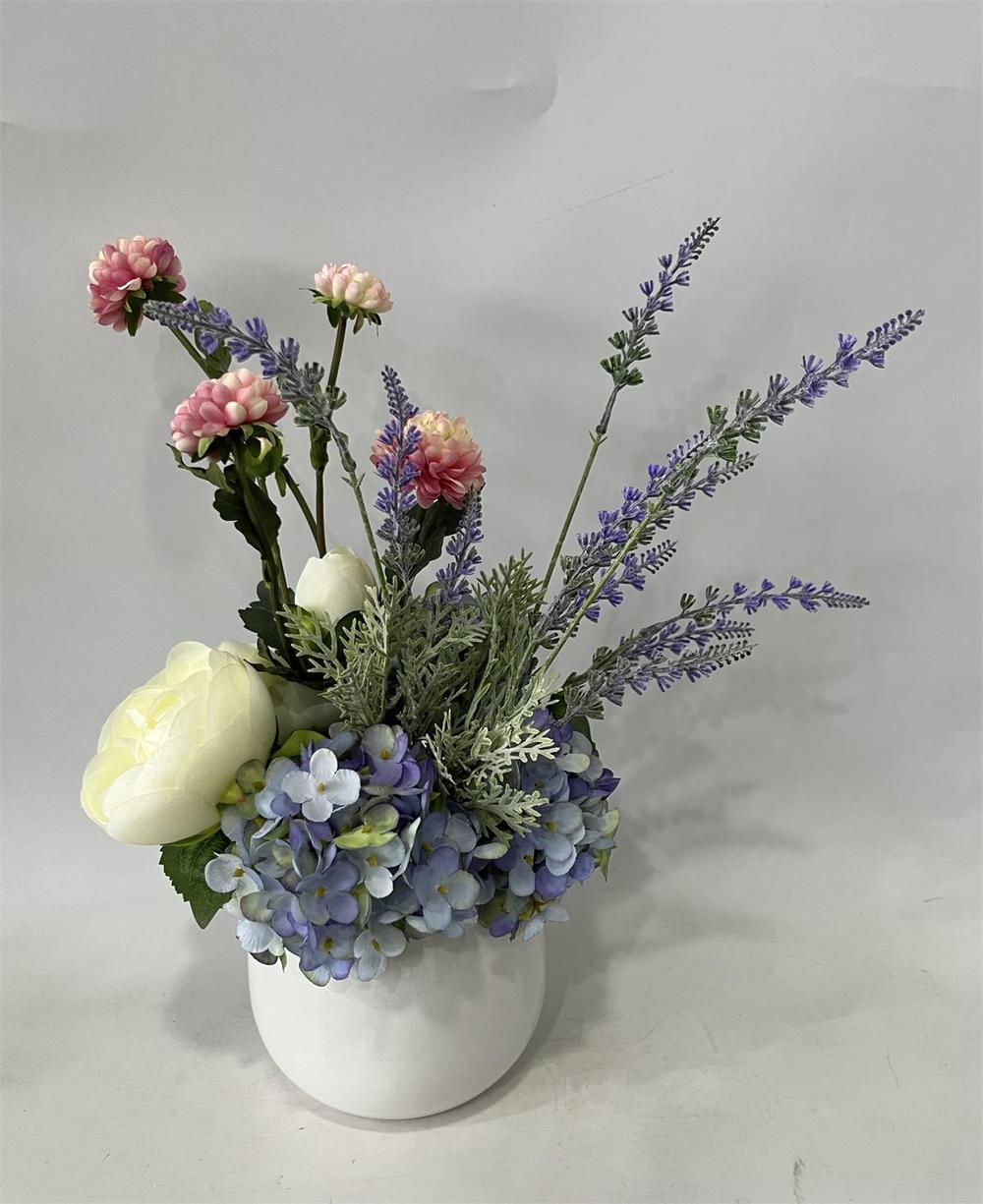 Botanical table decor