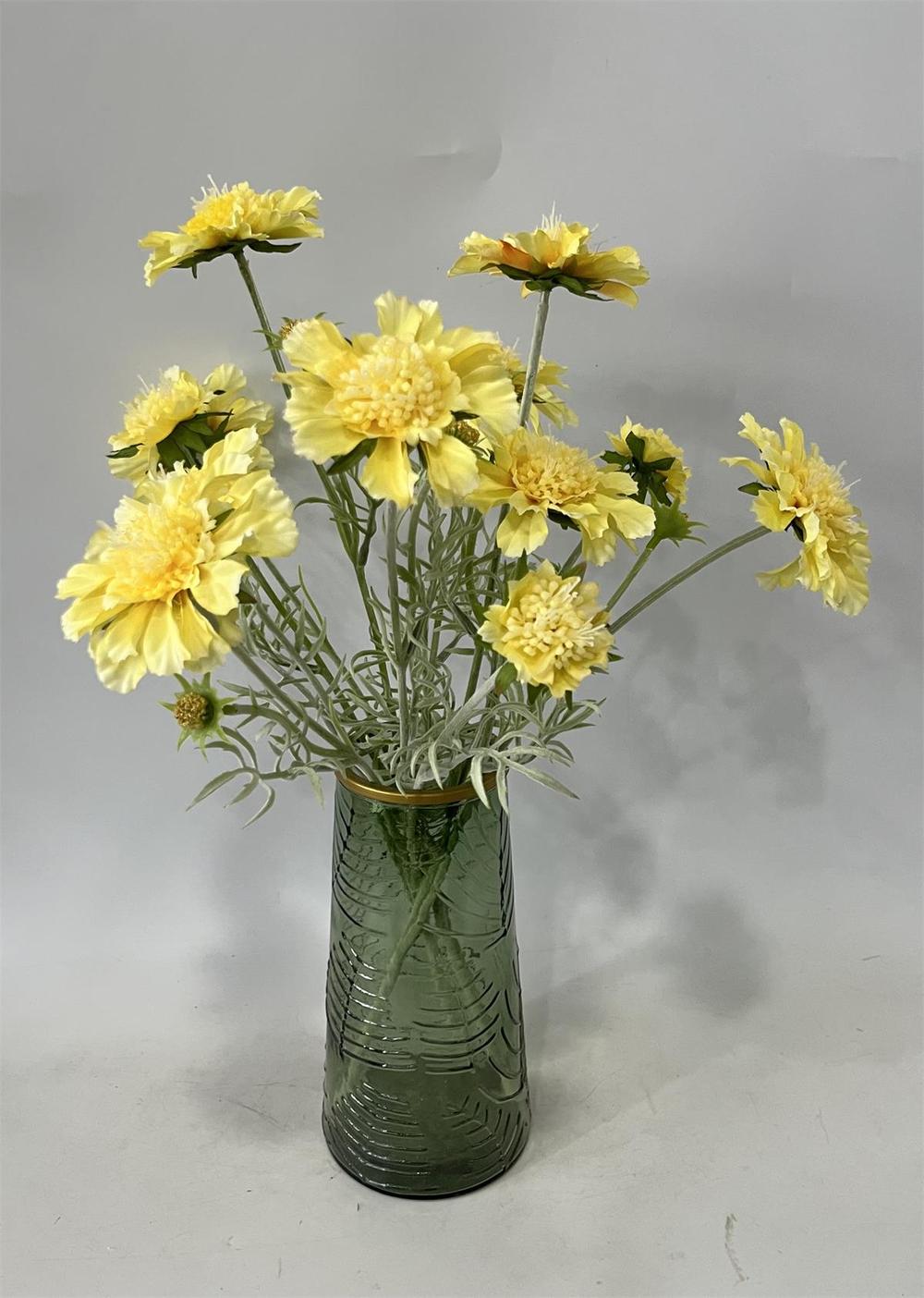 Botanical table decor