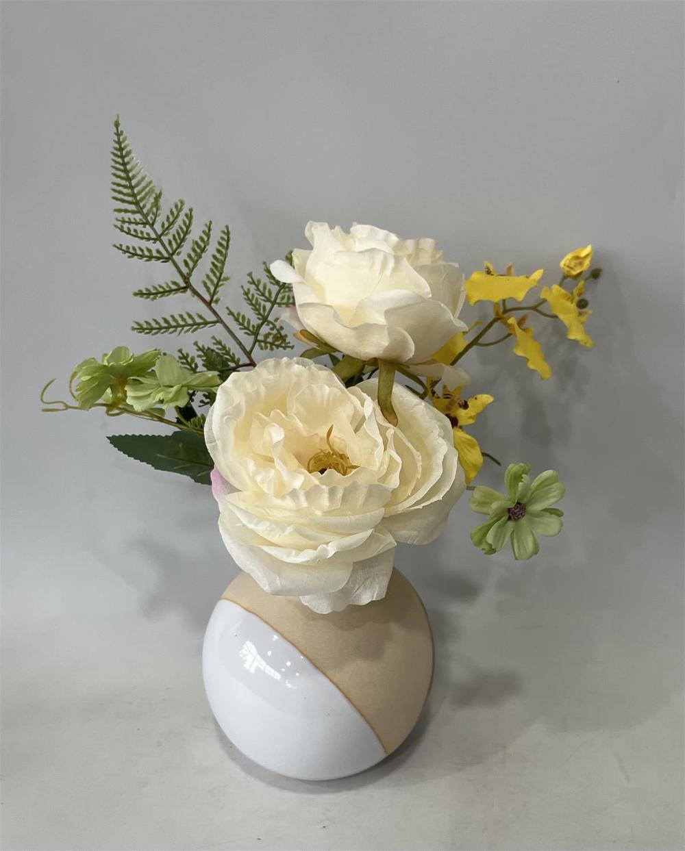 Botanical table decor