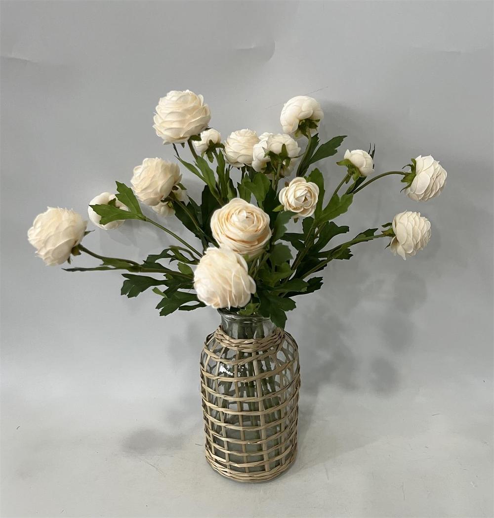 Botanical table decor