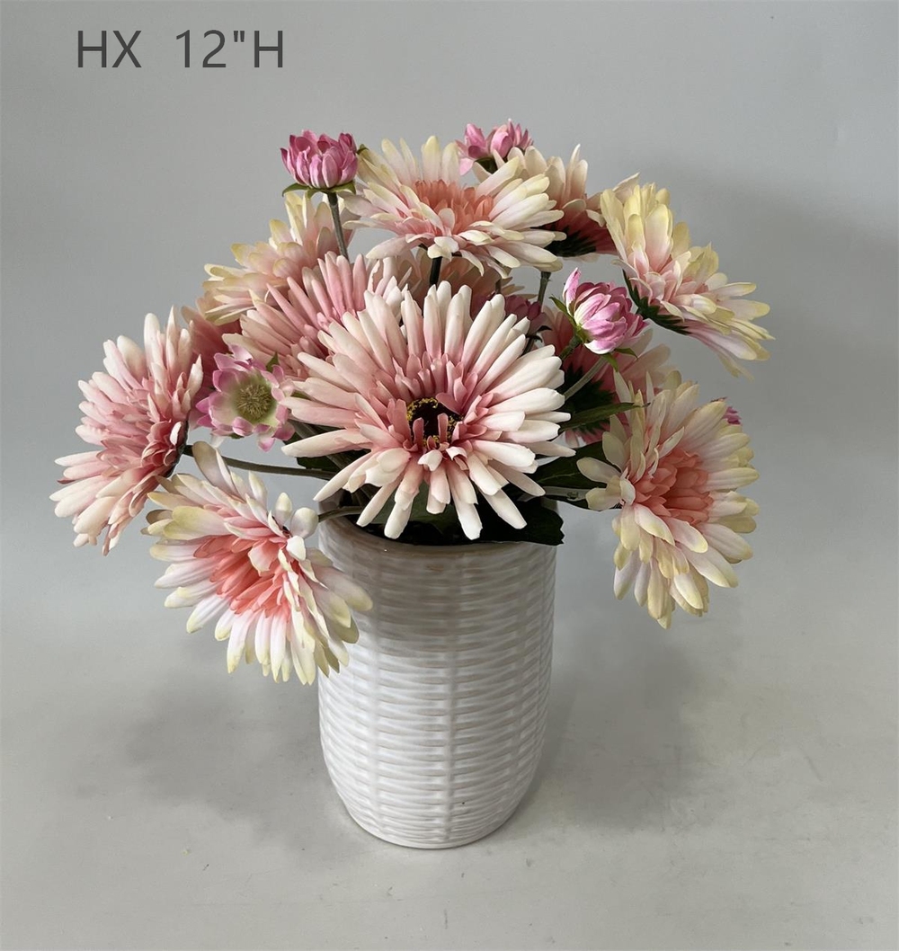 Botanical table decor