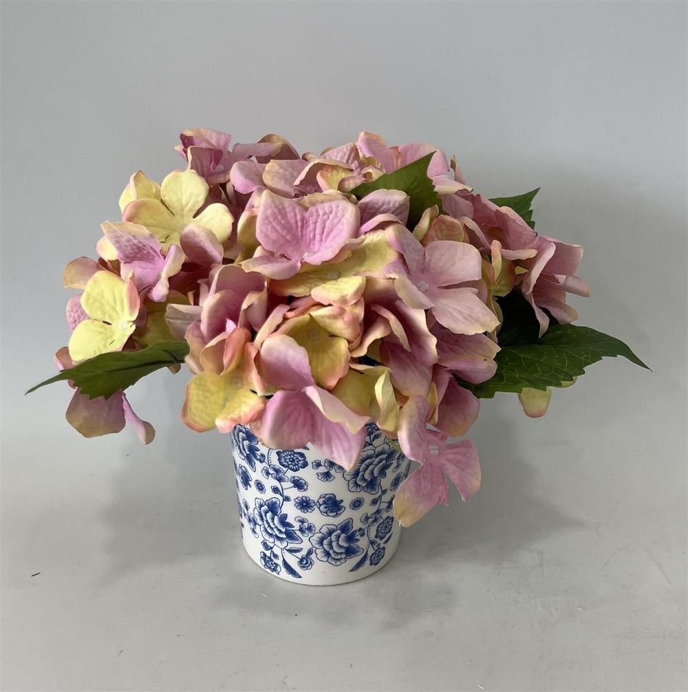 Botanical table decor