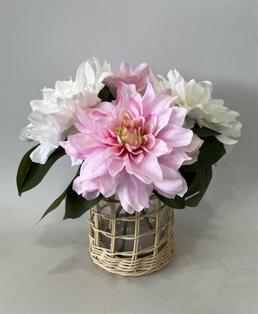 Botanical table decor