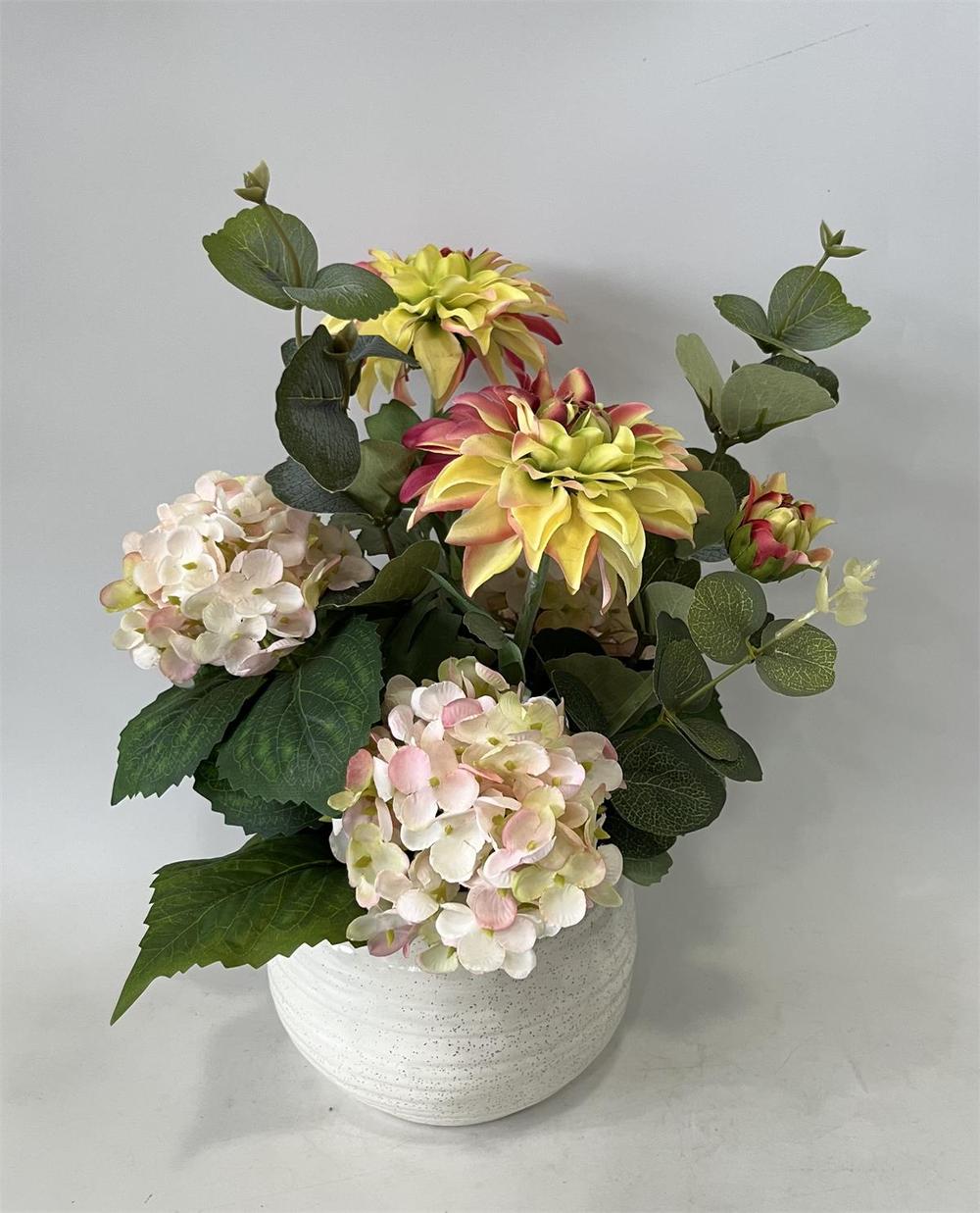 Botanical table decor