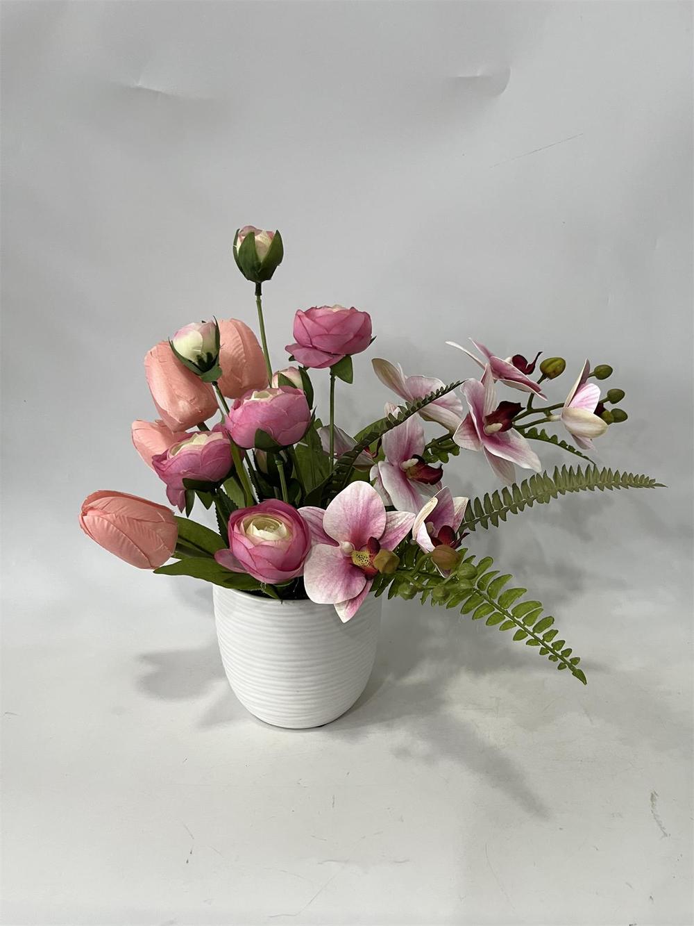 Botanical table decor