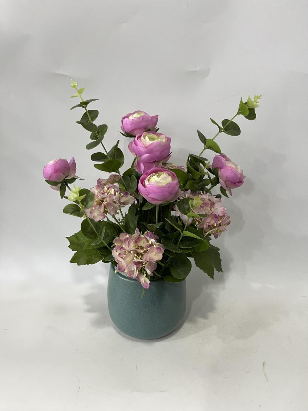 Botanical table decor