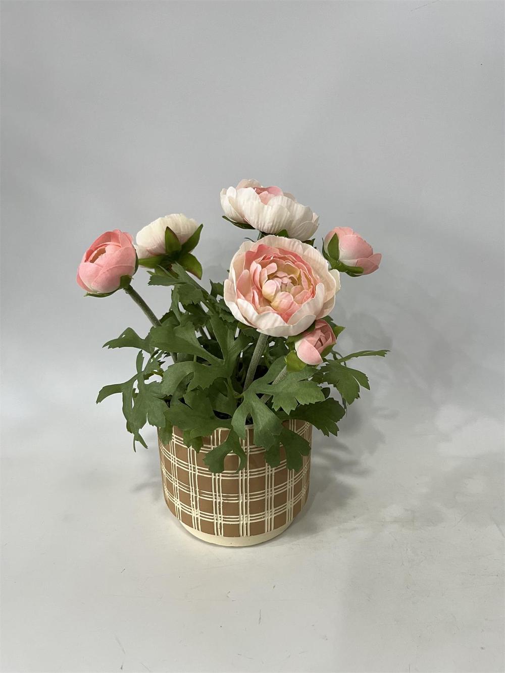 Botanical table decor