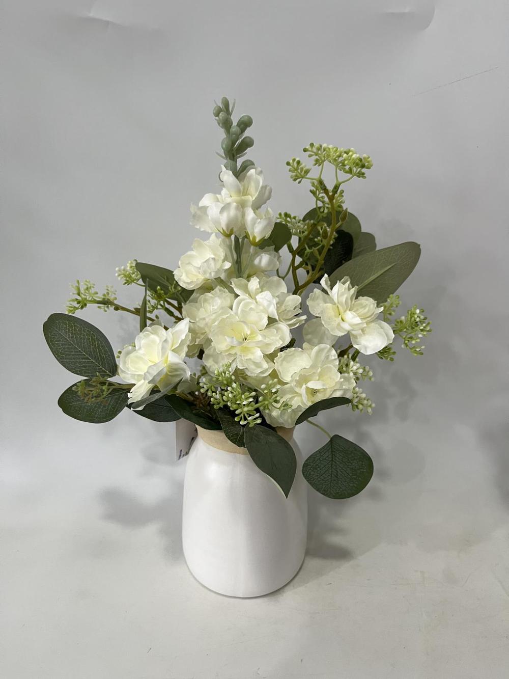Botanical table decor
