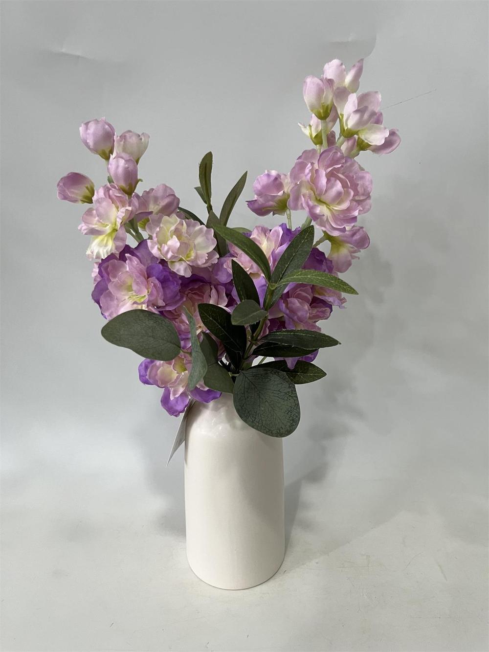 Botanical table decor