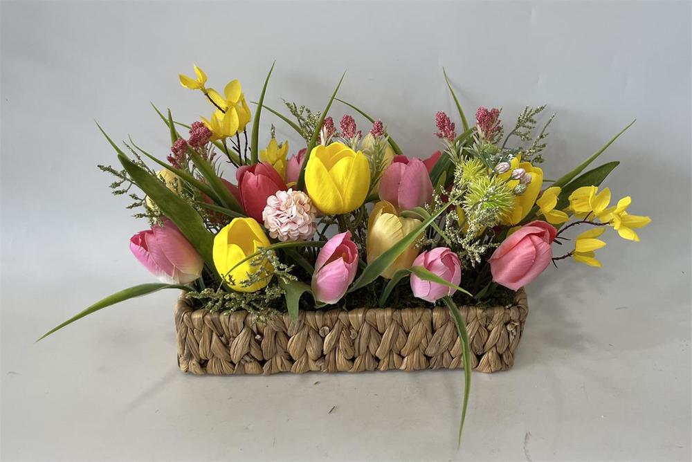Botanical table decor