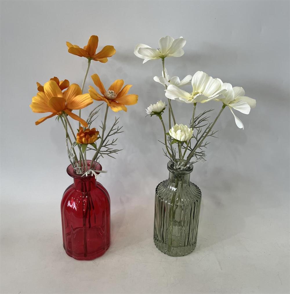 Botanical table decor