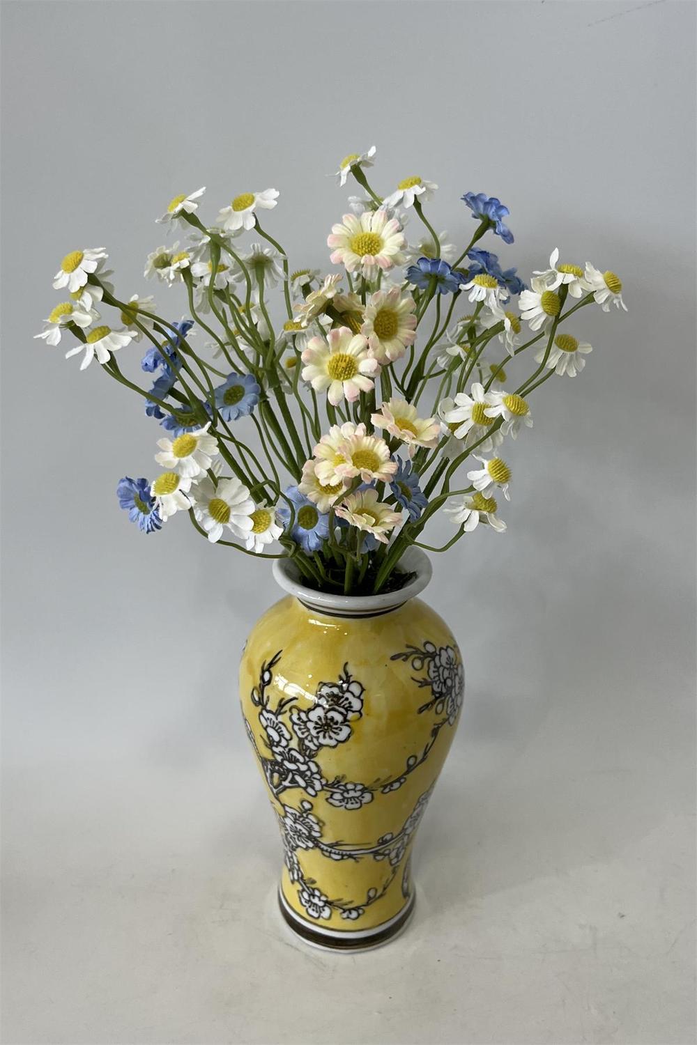 Botanical table decor