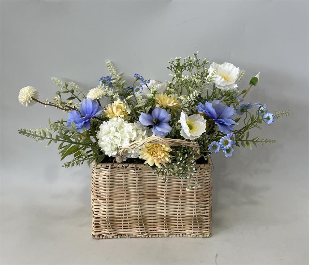 Botanical table decor