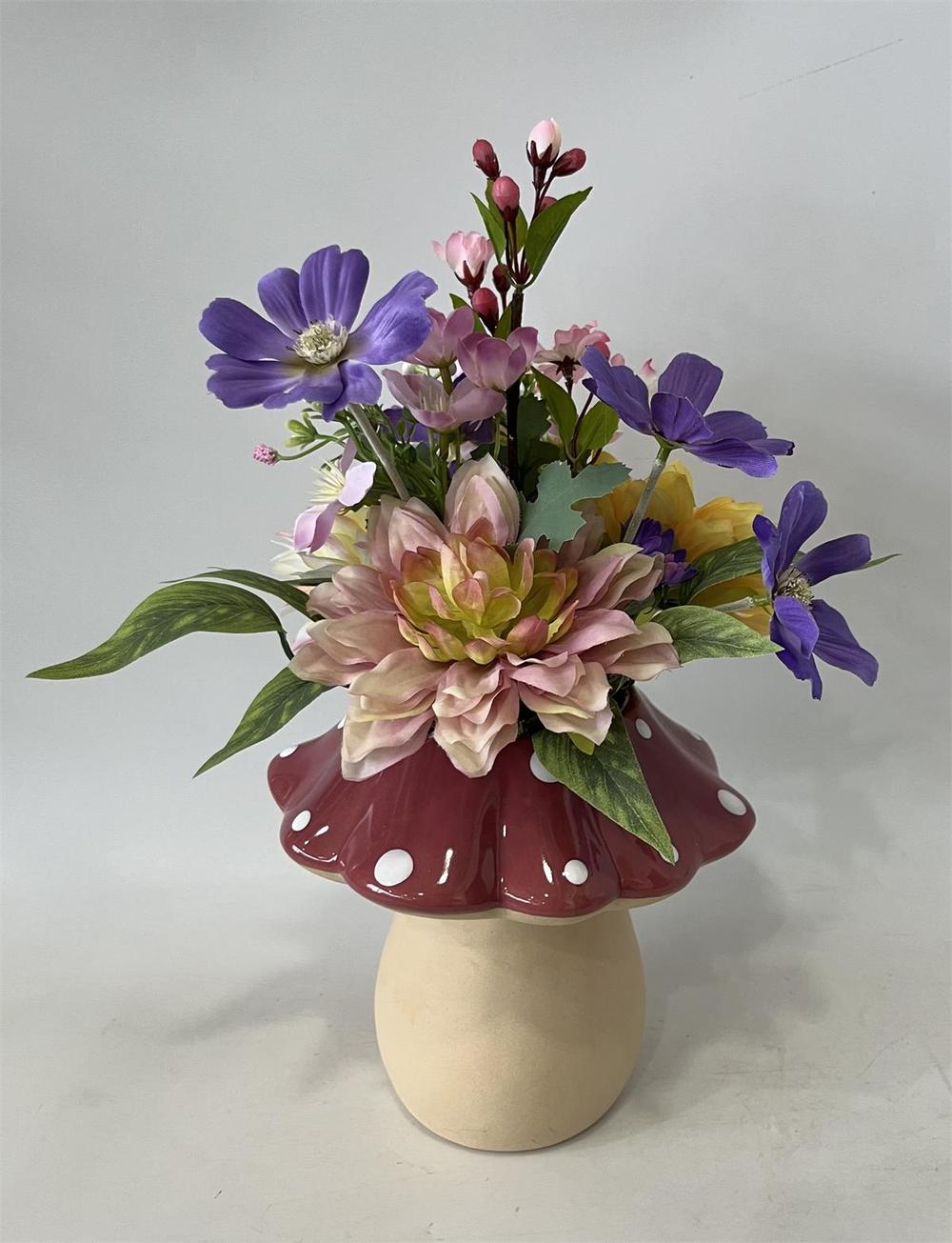 Botanical table decor