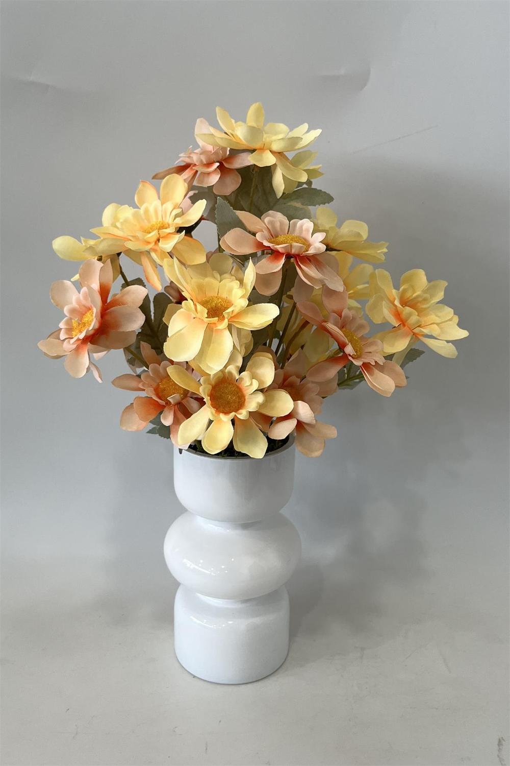 Botanical table decor