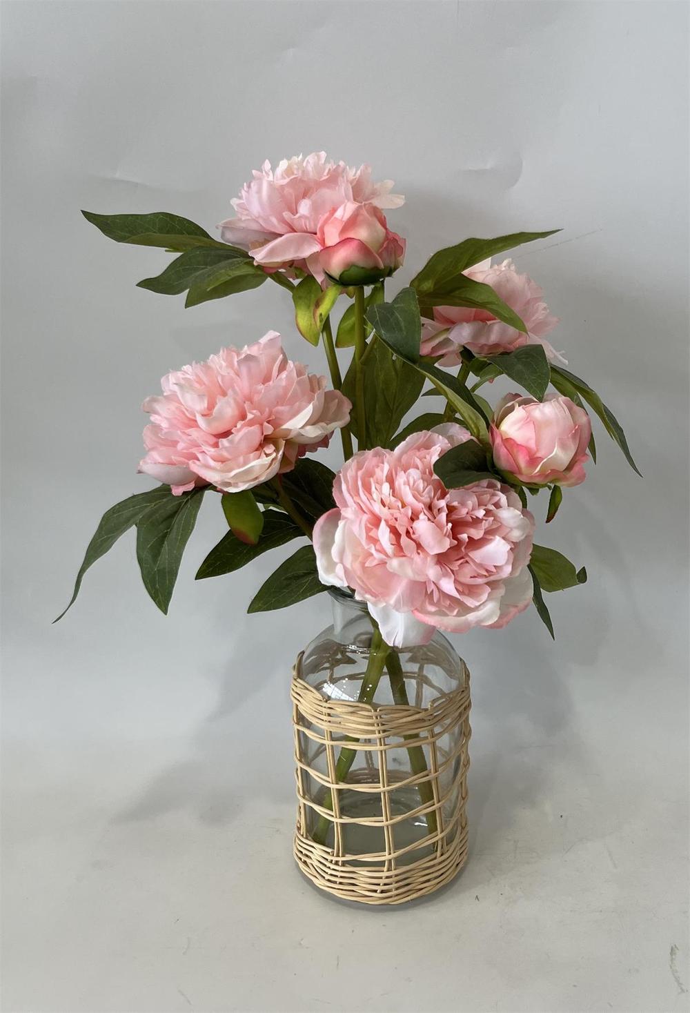 Botanical table decor