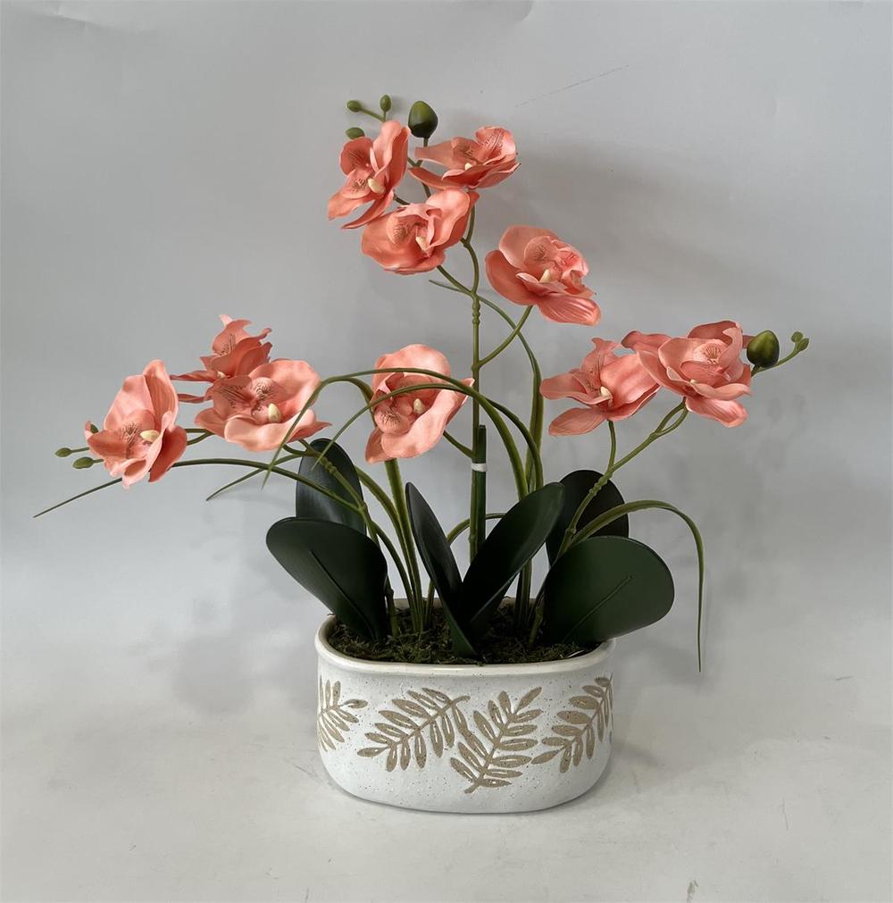 Botanical table decor