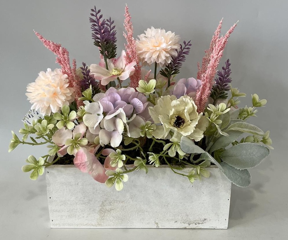 Botanical table decor