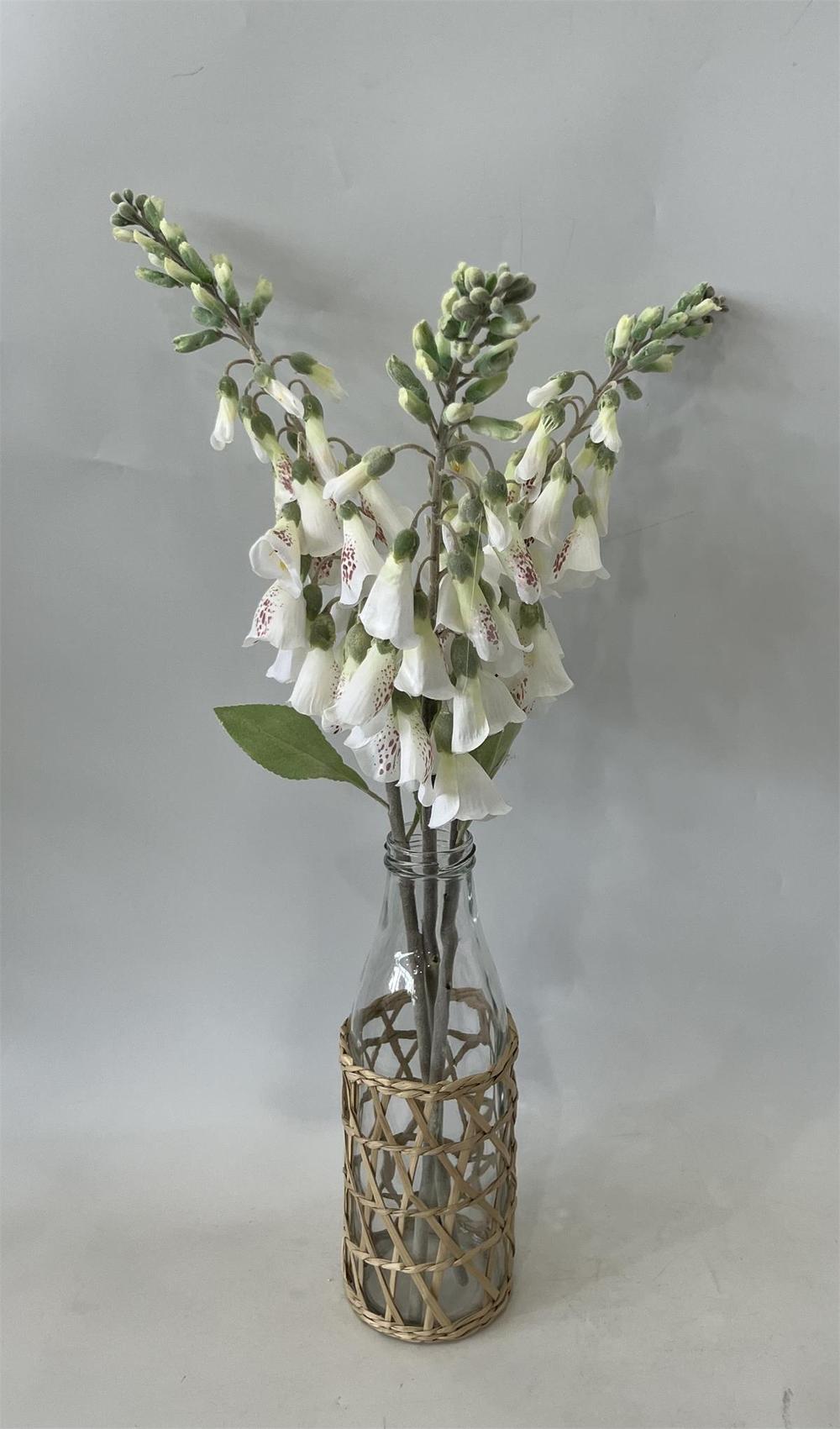 Botanical table decor