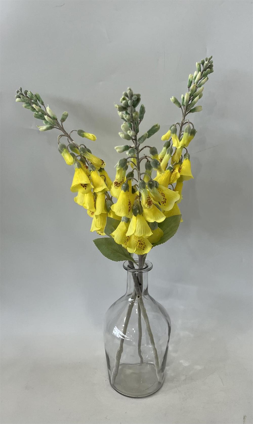 Botanical table decor